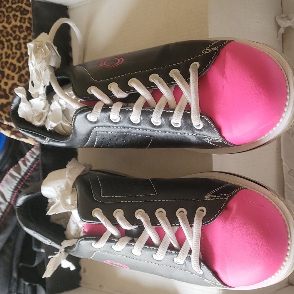 Bowling shoes